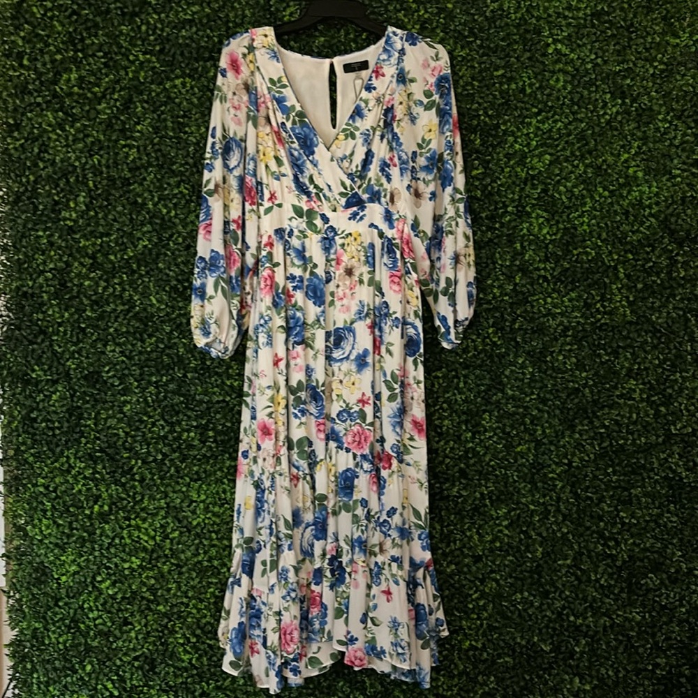 NWT sleeved Floral dress